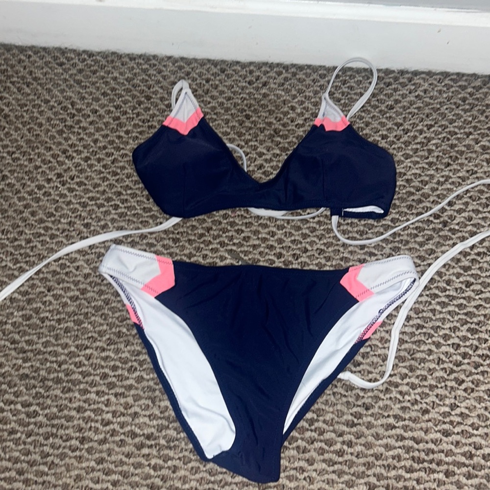 bathing suit from cupshe. it’s a medium